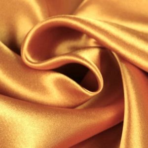 SOLGUL/GULD SATIN TYG – LÄTT & GLANSIGT
